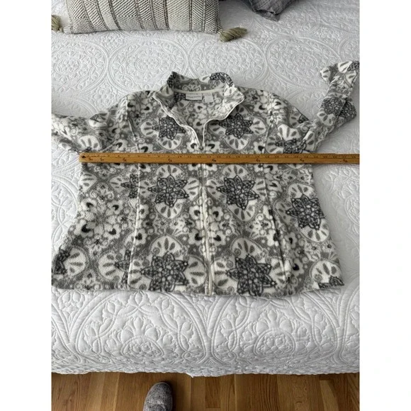 Alfred Dunner Women's XL Fleece Zip Up Jacket In Floral Mandala Pattern - Picture 3 of 5